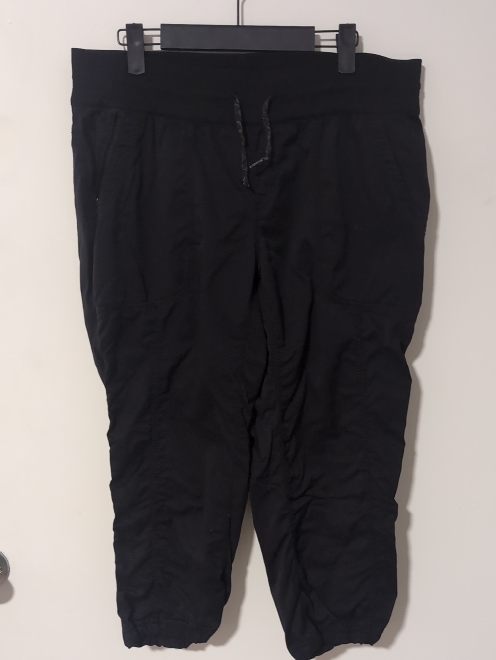 The North Face Womens Black Elastic Waist Capri Pants